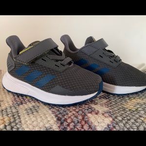 Toddler boys size 7 Adidas sneakers